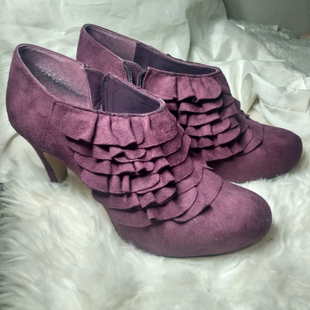 Heels - Picture 2 of 6
